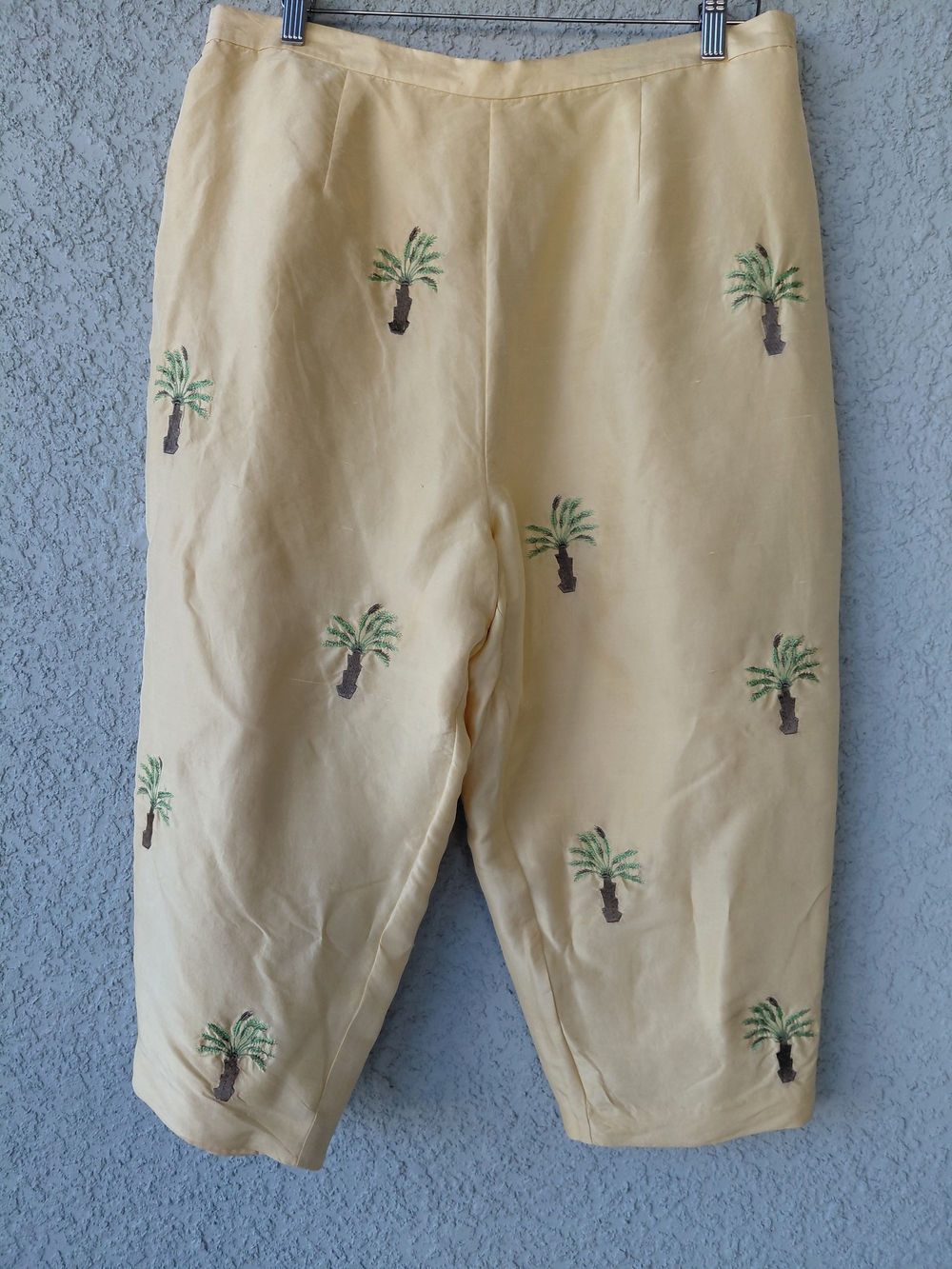 S.L.B. Woman 100% Silk Capri Pants Size 18 Yellow Palm Tree Embroidered Resort - Picture 5 of 8